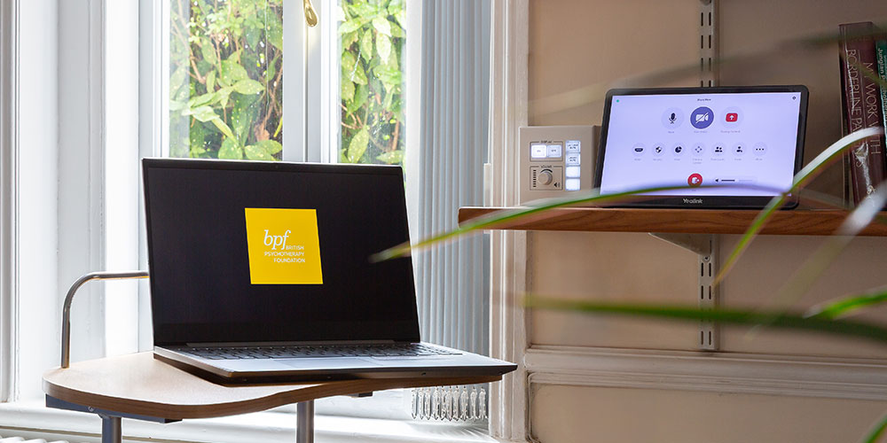 Extron control at the bpf